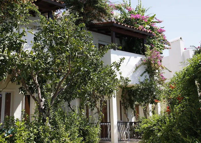 Summer Garden Suites Beach