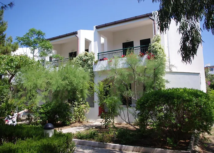 Baia Degli Aranci Suite & Apartments
