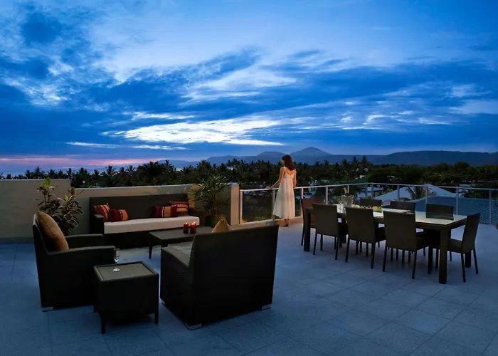 Luxury hotel only: Coconut Grove
