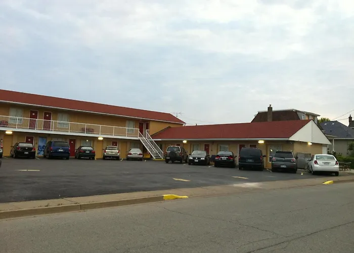 Motel: Scottish Inn Near The Falls And Casino