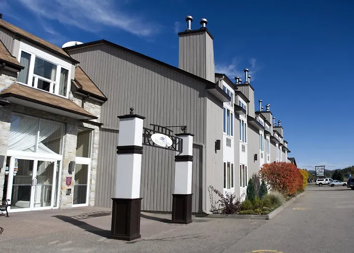 Romantic hotel: Hotel Vacances Tremblant