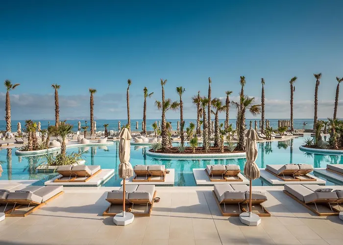 Luxe hotel: Stella Blue Seaside Resort