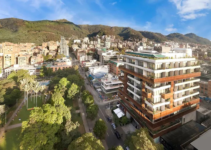 Jacuzzi hotel: Salvio Parque 93 Bogota, Curio Collection By Hilton