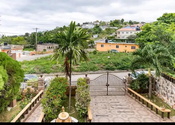 Guest house: Cambridge Mi Casa Ur Casa With Pool And Beach Access