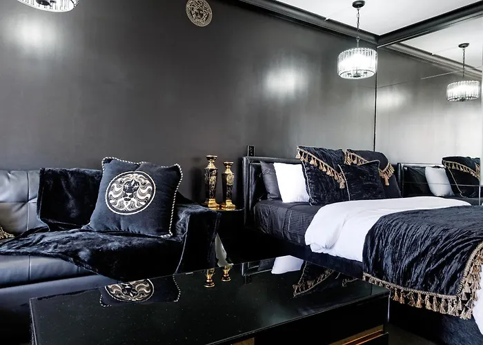 Medusa'S Luxe Retreat - Prime Surfers Paradise Spot
