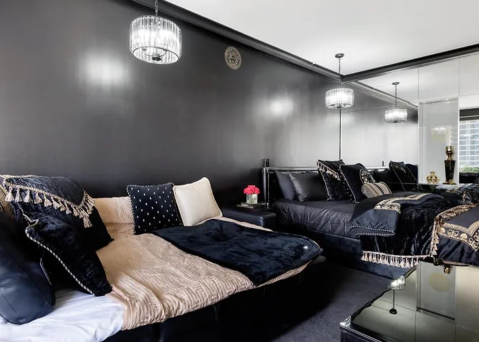 Medusa'S Luxe Retreat - Prime Surfers Paradise Spot