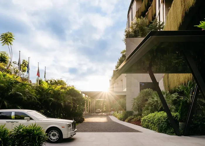 Reserve - Within Savoy Palace - The Leading s Of The World