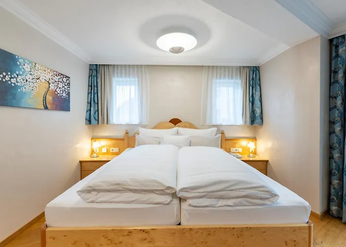 Luxury hotel only: Hotel Jaegerhof