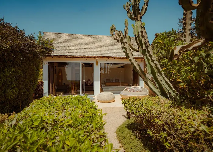 Hotels with pool La Crique Nature & Spa