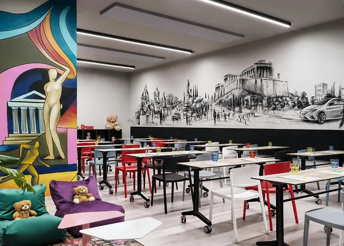 Kid friendly hotel Moxy Athens City