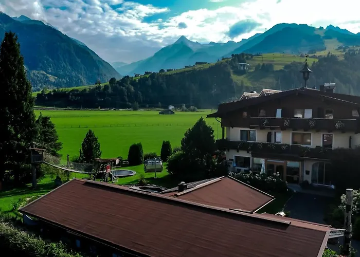 Gastenverblijf: Simone'S Platzerl - Inklusive Taeglichem Freien Eintritt Tauern Spa - Nur 5 Gehminuten, Sommerkarte, Privatem Garten Mit Schwimmteich, Grill Und Saunabereich