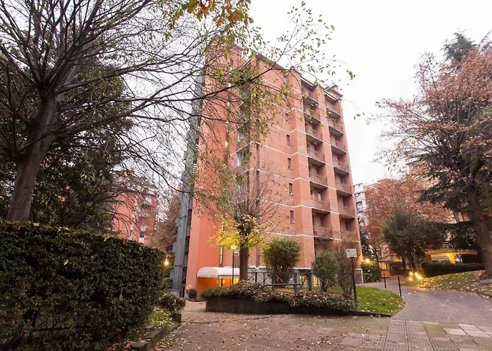 Ih s Milano Argonne Park