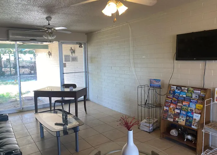 Oyo Az Desert Grove