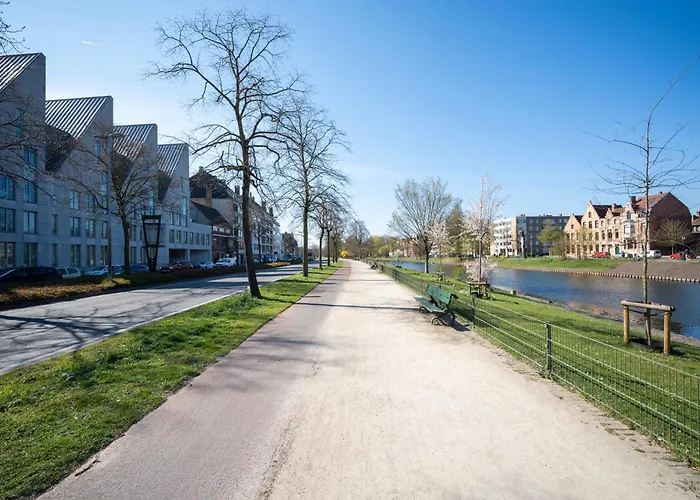 Familiehotel: The Queen'S Twelve By Romy&Travis