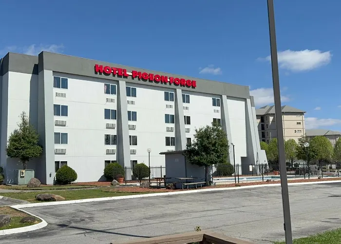 Сity center hotels Pigeon Forge (Adults Only)