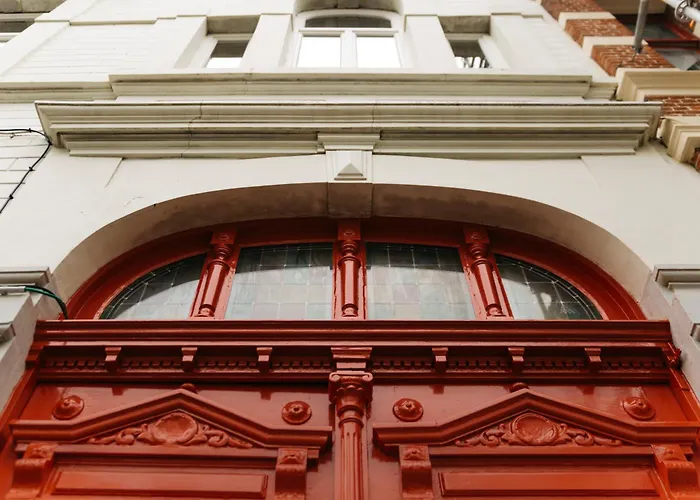 Familiehotel: The Queen'S Twelve By Romy&Travis