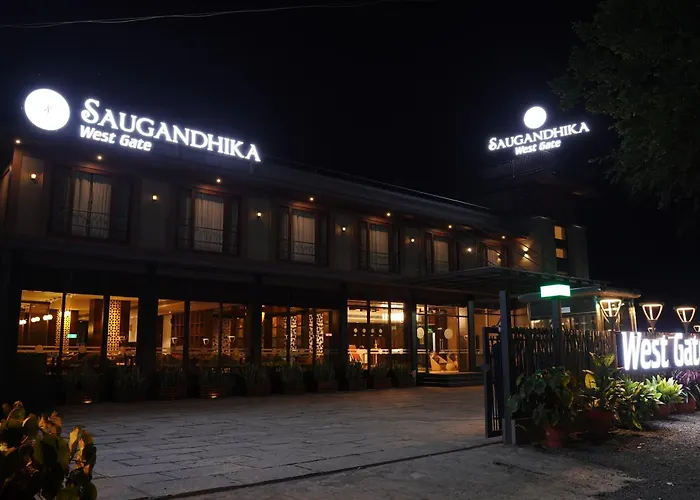 4 star hotel: Saugandhika West Gate