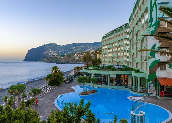 Hotel with view: Pestana Ocean Bay Resort