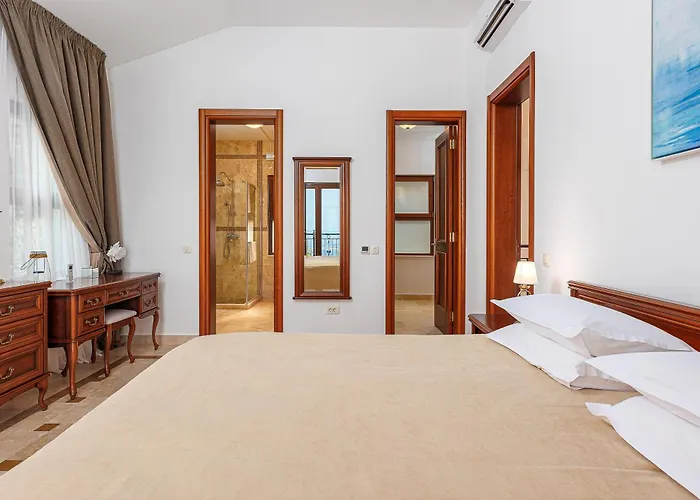 Oak Leaf Residences