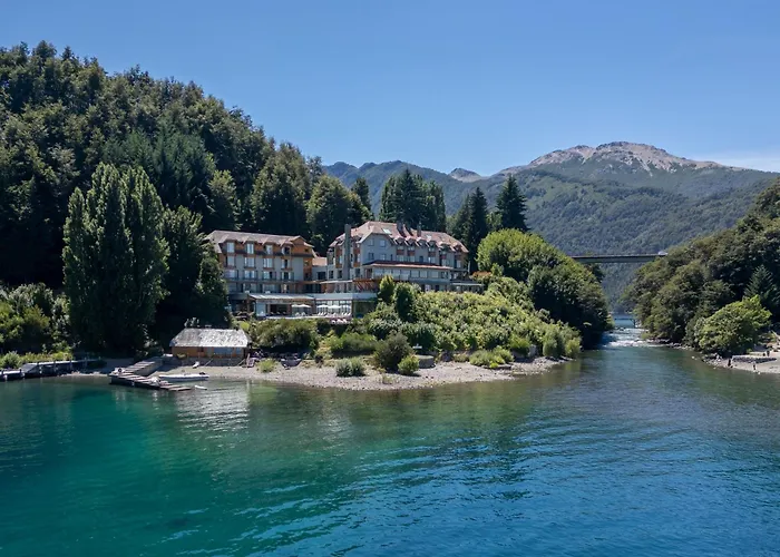Correntoso Lake & River