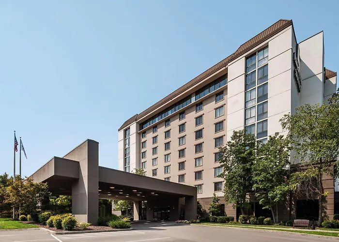 Airport Hotel: Embassy Suites By Hilton Nashville Airport