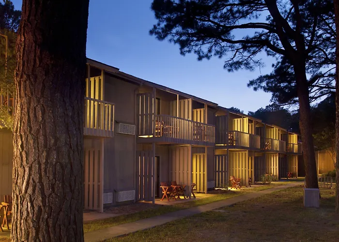 3 star hotels Refuge Inn