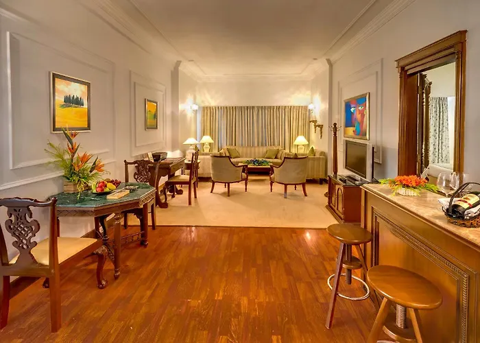 5 star hotel: Hotel Hindusthan International, Kolkata