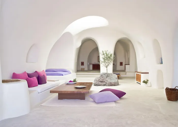 Perivolas Hotel