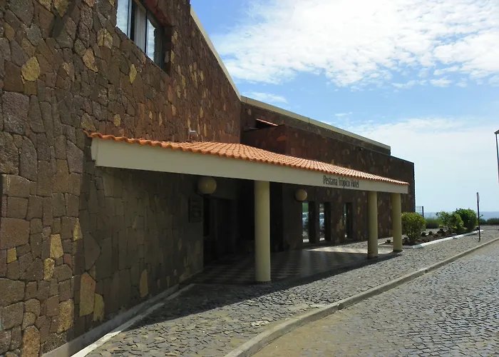 Beach hotel: Pestana Tropico Ocean & City Hotel