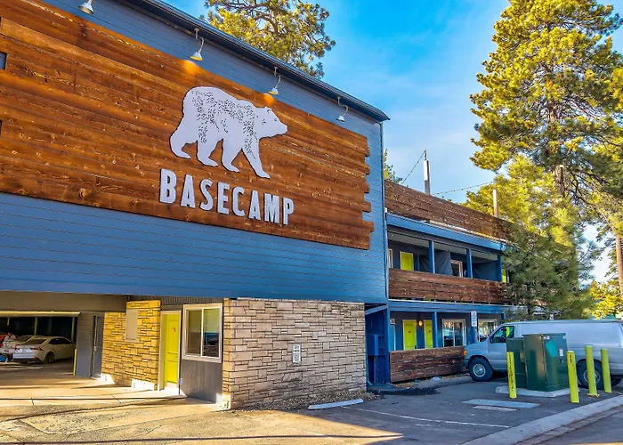 Ping Pong hotel: Basecamp Tahoe South