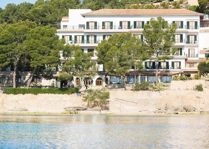 Сity center hotels Cala Fornells
