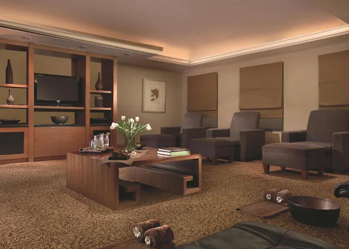 Ritz-Carlton Jakarta, Mega Kuningan
