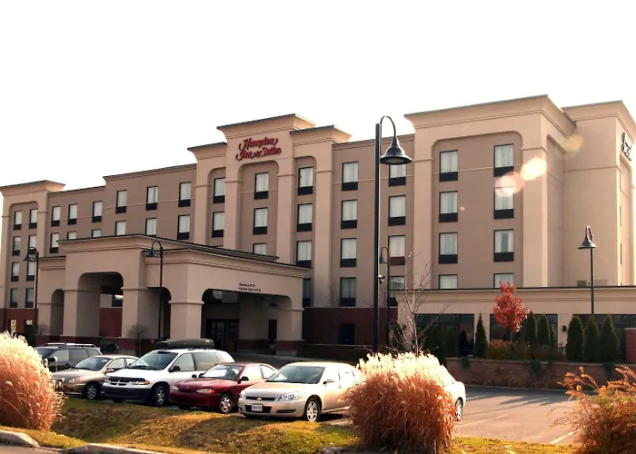 Hampton Inn & Suites Laval