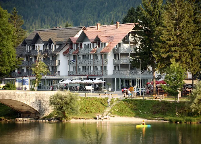 Hotels with a view Jezero