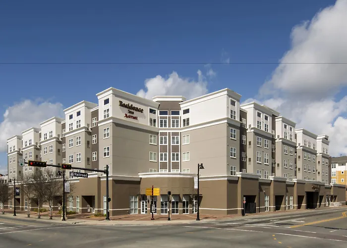 Hotel with pool: Residence Inn By Marriott Tallahassee Universities At The Capitol