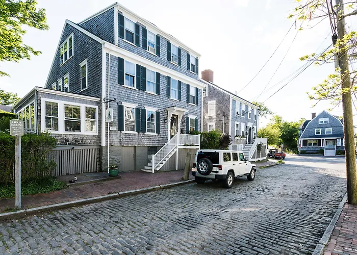Carlisle House Inn