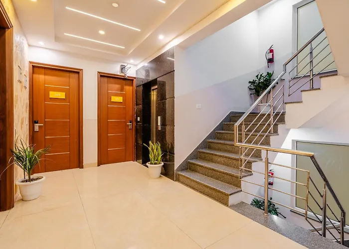 Lime Tree Luxury Studio - Service Apartment Near Artemis Hospital, Gurgaon