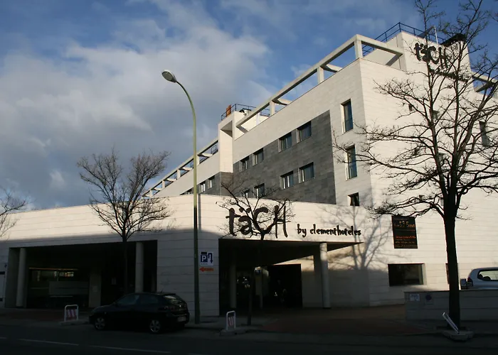 Tach Airport