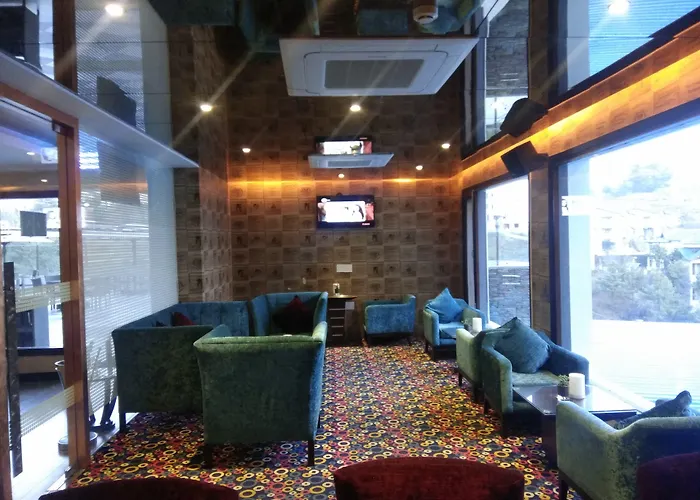 Golf hotels Marigold Sarovar Portico Shimla