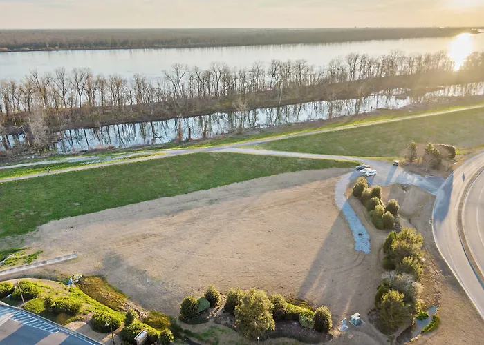 3 star hotel: L'Auberge Baton Rouge