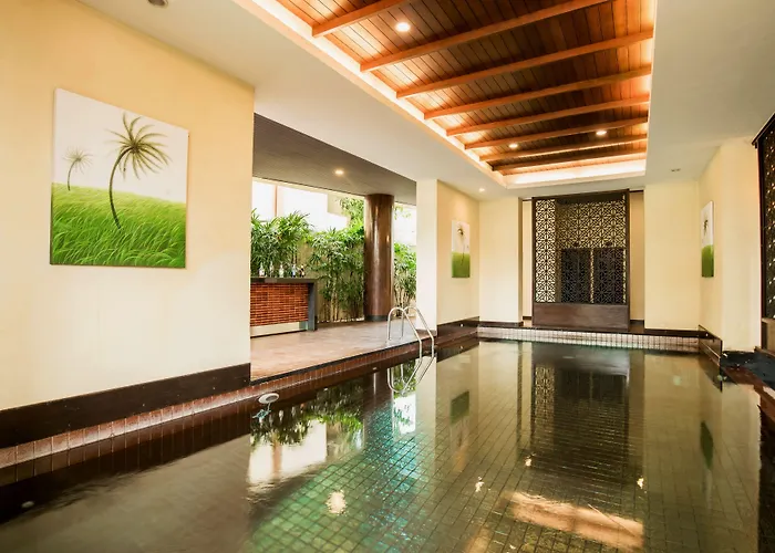 Luxury hotel only: De Chai Colonial Hotel & Spa