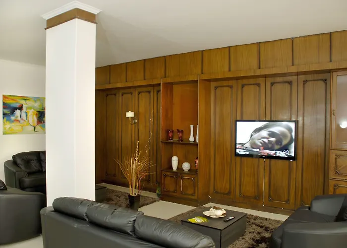 Turrance White Hotel