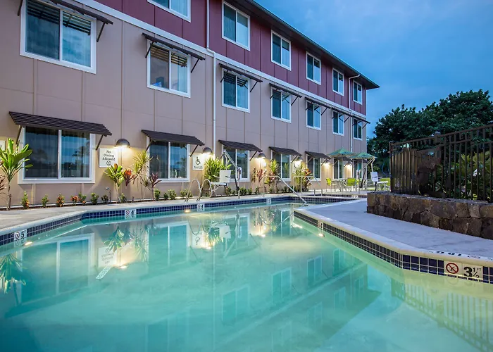 Resort: Holiday Inn Express & Suites Kailua-Kona By Ihg