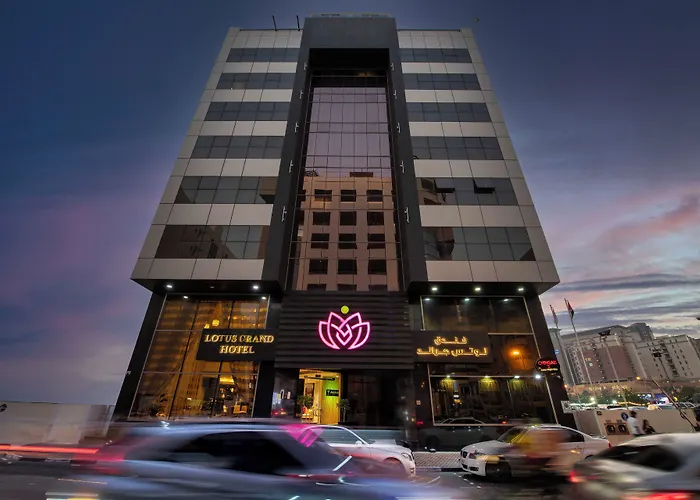 4 star hotel: Lotus Grand Hotel