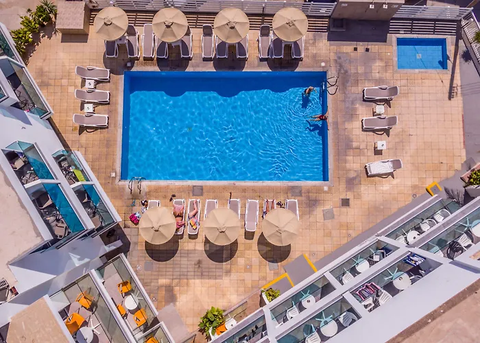 Maos Apartments