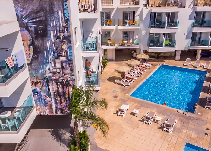 Maos Apartments