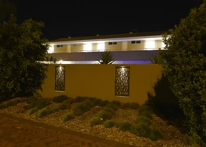 Bentley Motel