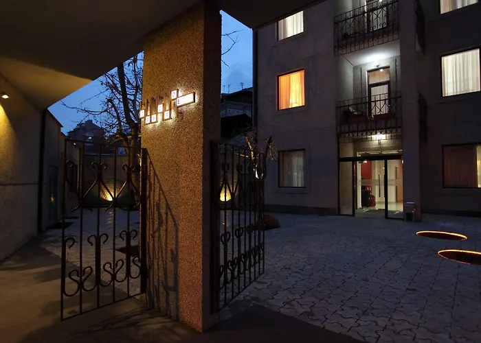 Cascade Hotel