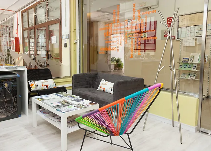Hotel cerca del colegio: Residencia Albergue Jaca