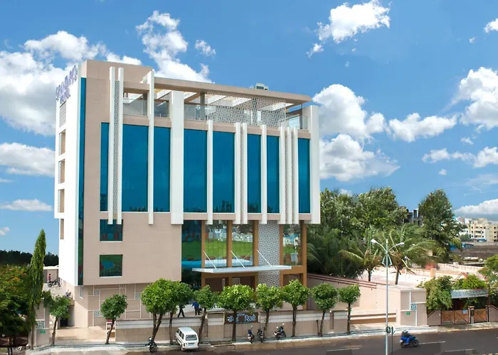 Hotels Close to Airport Grand Rio